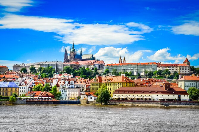 Prague: Castle Entry Ticket with Guide and River Cruise - Key points before you go