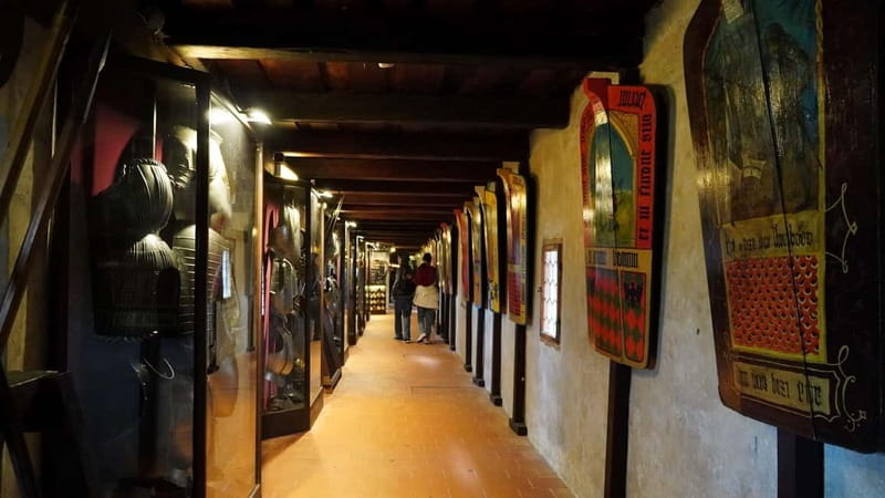 Prague Castle Interiors: Small-Group Tour with Local Guide - Old Royal Palace, 30 minutes where power becomes a room