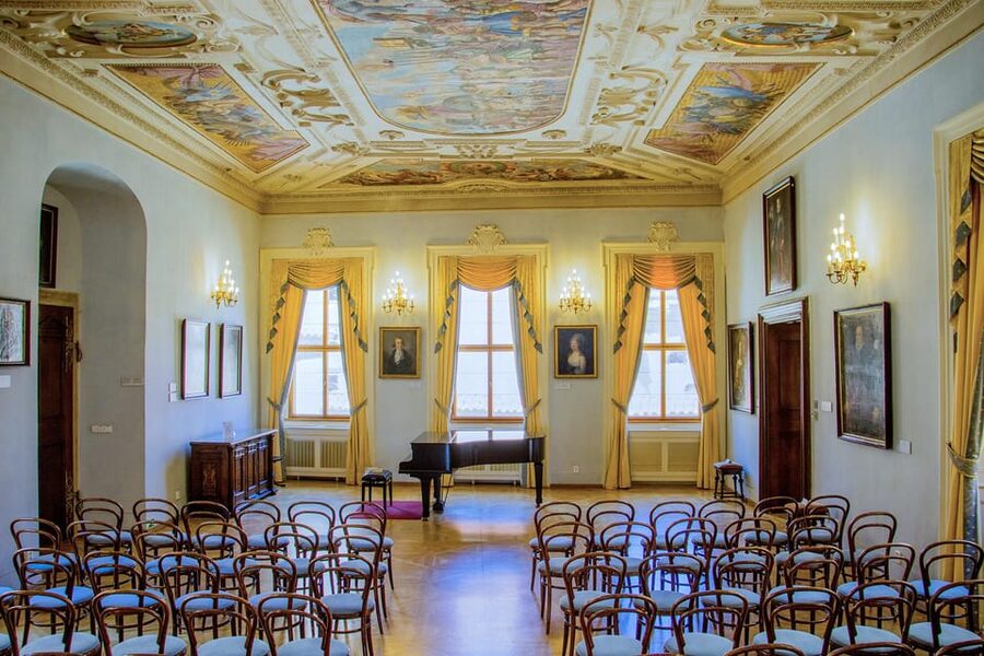 Prague Castle: Midday Classical Concert at Lobkowicz Palace - What you might hear: Baroque romance to Czech fireworks