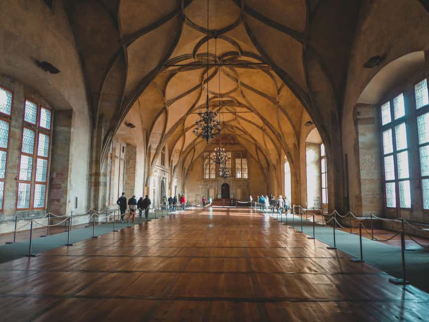 Prague Castle, St. Vitus Cathedral, Royal Palace, St. George's Basilica - Getting Tickets Smoothly at the Castle Cashier