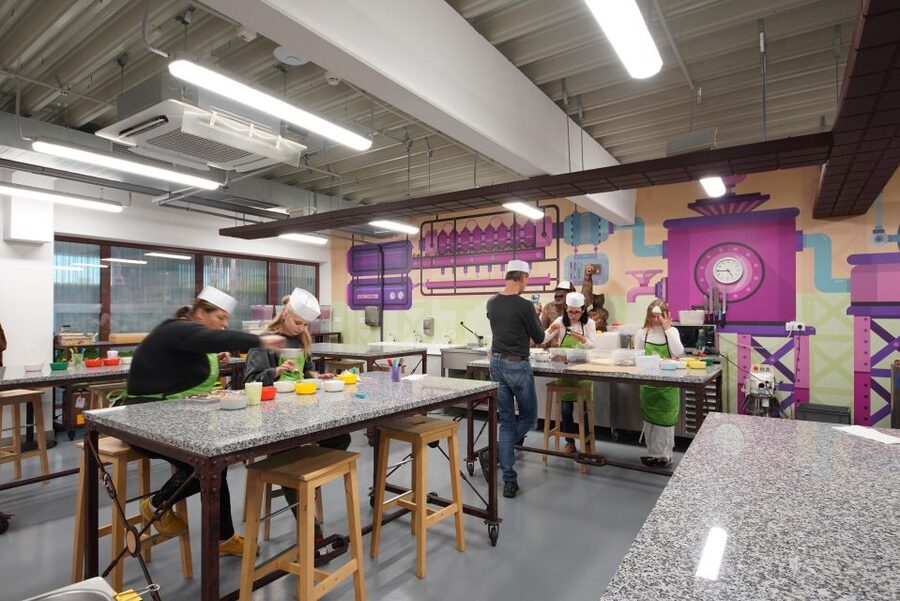 Prague: Chocotopia Chocolate Factory Tour Ticket + Workshop - Getting to Chocotopia in Průhonice (and fitting it into your day)