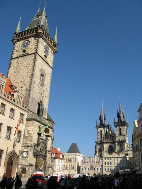 Prague City: 1-Hour Orientation Tour by Bus - Finding the Bus: Parizska Street and That Yellow Kiosk Check-In