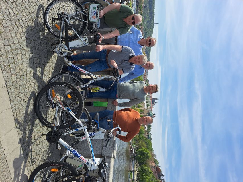 Prague City Bike guided tour - Old Town Square and the Astronomical Clock, a guided photo stop