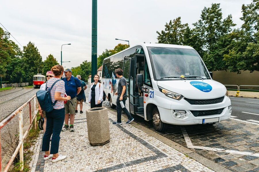 Prague: City Highlights By Bus, Boat, and on Foot - Old Town Square and the Astronomical Clock: what the moving sculptures mean