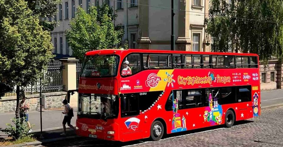 Prague: City Sightseeing HOHO Bus Tour & Optional Boat Tour - Red Route: St Vitus’s Cathedral entry and the Petrin garden area