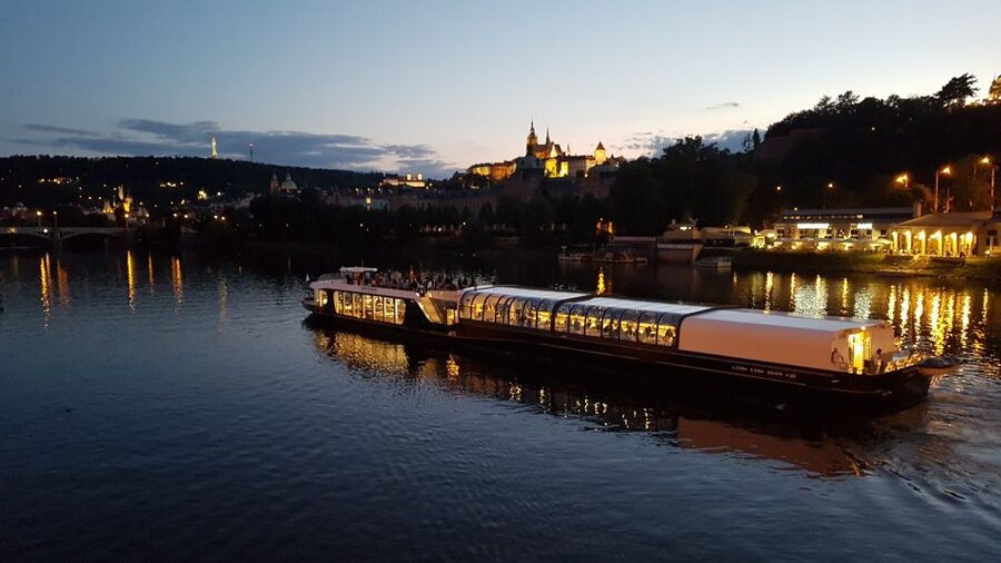 Prague: City Tour and Dinner Cruise with Hotel Pickup - Where the timing can feel rushed, and how to make it smoother