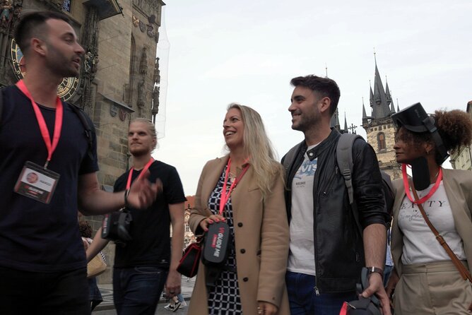 Prague City Tour with Virtual Reality - Prague Castle views and the Dancing House finish