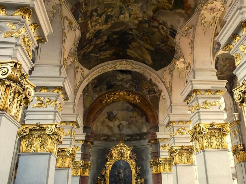 Prague: Classical Concert at St. Giles' Church - Picking your seats: organ moments and the reality of pews