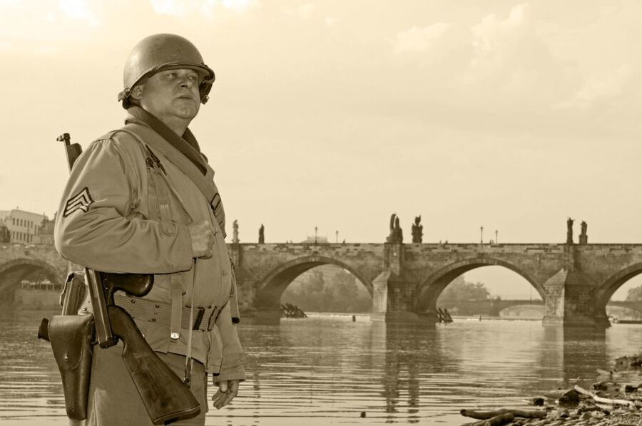 Prague: Communists and World War II Tour - Finding Your Guide at Charles Bridge, Orange Umbrella, and the Best Way to Start