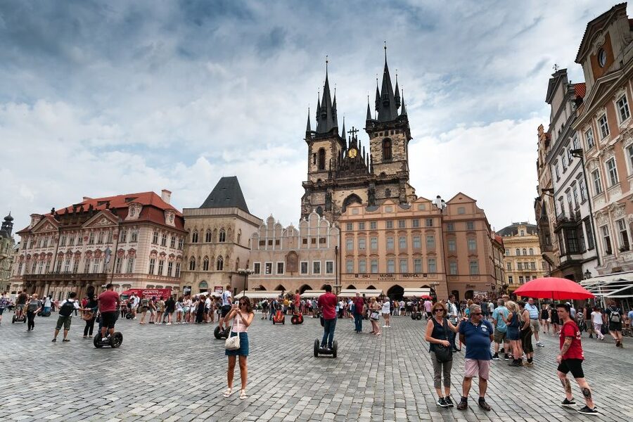 Prague Complete Tour in Spanish & Lunch, Tickets - Jewish Quarter connections and a Kafka-linked stop
