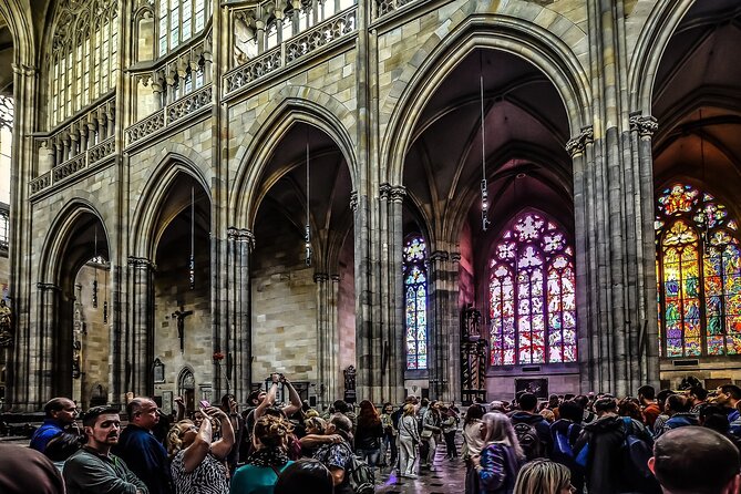 Prague DeLuxe Tour: Views, Hidden Gems, Tastings & River Cruise - Old Town sweet stop: hot chocolate or handmade ice cream