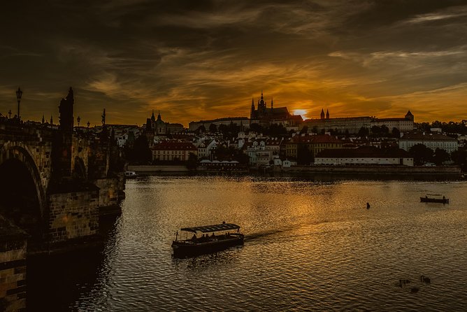 Prague Devil's Channel Cruise on Vltava River with Commentary - Charles Bridge panorama: the warm-up before the Devil’s Channel