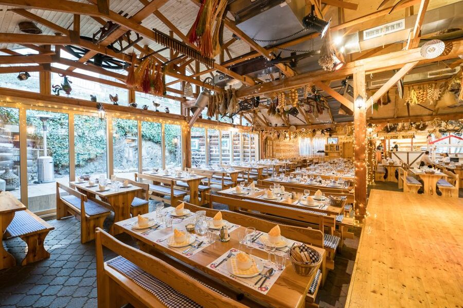 Prague: Dinner with Folk Show and Open Bar - How the evening flows, from pickup to the show in 3 hours