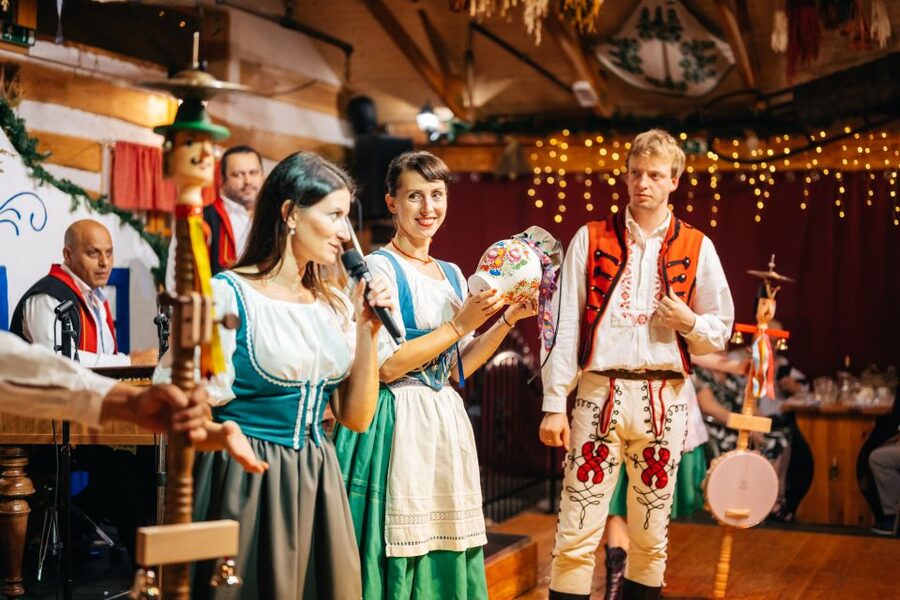 Prague: Dinner with Folk Show and Open Bar - The folkloric show: dance-focused Czech music and you in the middle of it