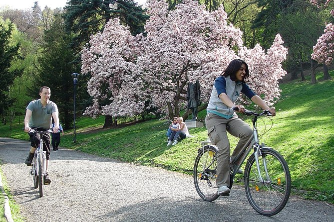 Prague E-Bike Tour - Stunning Viewpoints (small group) - Petrin Park and the cable car spectacle, powered climbing