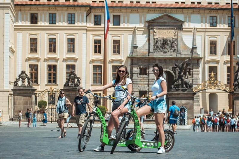 Prague: E-Scooter HUGO Bike Rental - HUGO Bike e-scooter: why this ride feels steadier than you expect