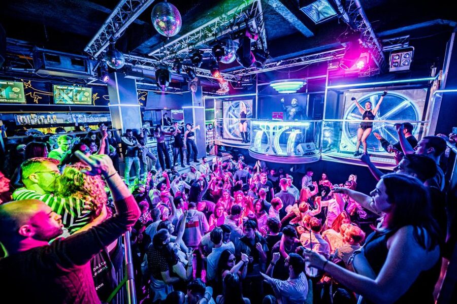 Prague: Entry ticket to Ice Pub Prague with Nightclub Option - IcePub plus Karlovy Lazne: a smart night plan if you like club energy