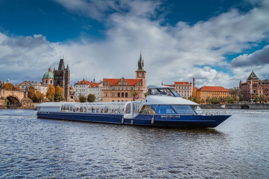 Prague: Evening Vltava River Eco Cruise with Prosecco - Key Things I Think Are Worth Your Time