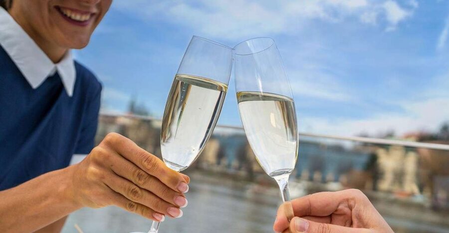 Prague: Evening Vltava River Eco Cruise with Prosecco - Price and Value: Is $28 for a 50-Minute Cruise a Good Deal?