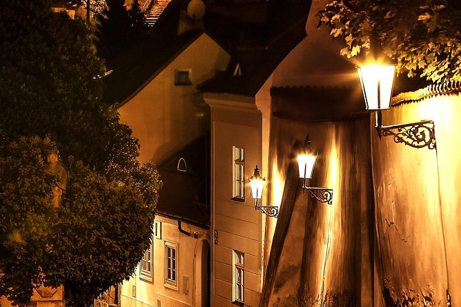 Prague Fairytale Tour: Old Town And Castle private tour - Lesser Town: The Artist Area Walk (45 Minutes That Adds Texture)