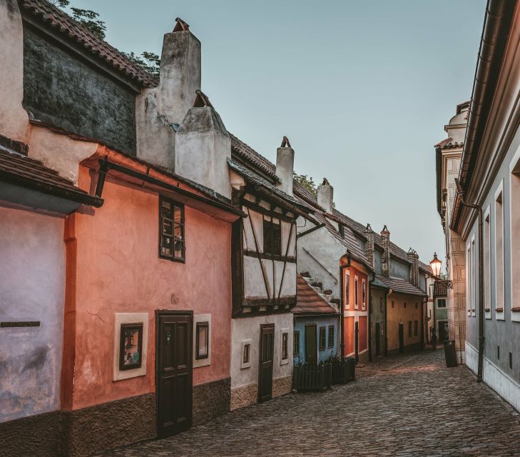 Prague: Full-Day Sightseeing Tour with Cruise and Lunch - Prague Castle from Castle Town, panoramic views without the stress