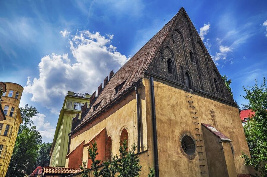 Prague: Full-Day Tour with Lunch and River Boat Cruise - Wenceslas Square and the Czech Uprising Trail