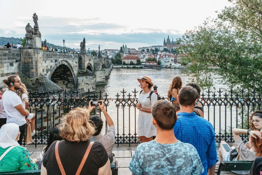 Prague: Ghost Walking Tour Where Legends Come To Life - Live Ghosts and the Feel of a Shared Scare