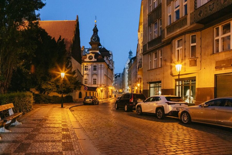 Prague: Ghosts and Legends Nighttime Guided Walking Tour - Key things that make this Prague ghost walk work
