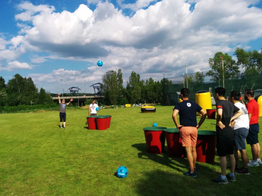 Prague : Giant Foot Darts and Giant Beer Pong Game - What the 3-hour schedule feels like from start to finish