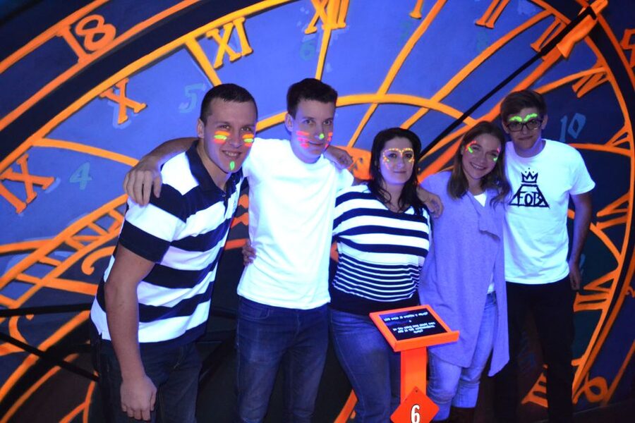 Prague: Glow Golf Mini Golf Game by UV Light - Best Times to Go and How to Avoid the Annoying Parts