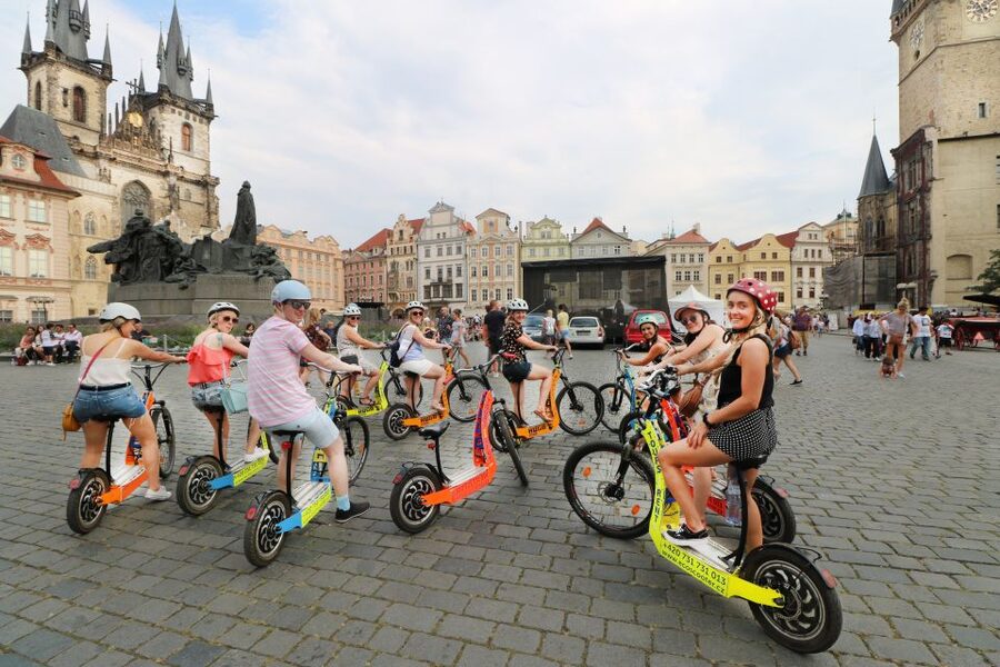 Prague: Grand e-Scooter Guided Tour - Castle District Access, St. Vitus Cathedral, and Strolling Gardens