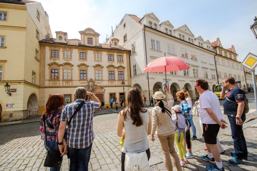 Prague: Guided Bus & Walking Tour with River Cruise & Lunch - Why the bus, walking, and boat combo works