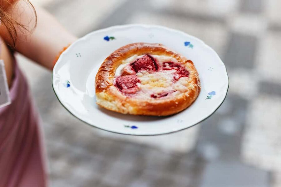 Prague: Guided Street Food Walking Tour - The guide makes the difference: stories, humor, and ordering help
