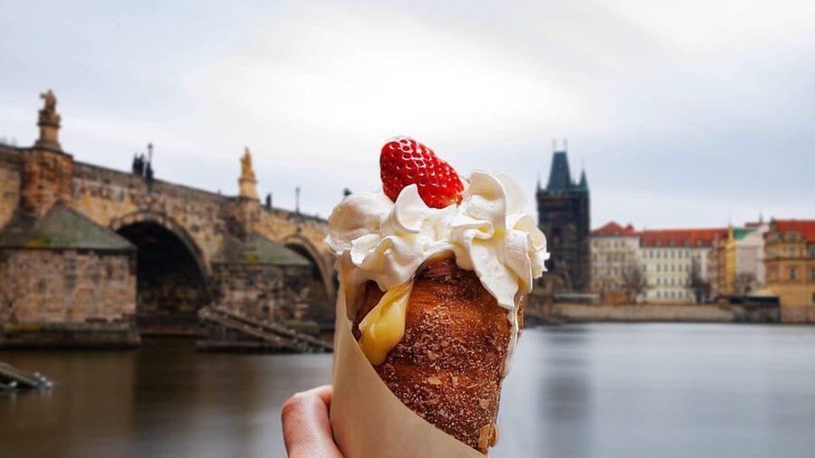 Prague: Guided Street Food Walking Tour - Bread-based Prague comfort: open sandwiches and potato bread