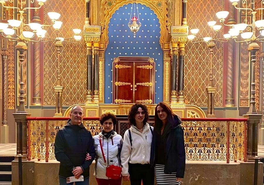Prague: Guided Tour inside the Jewish Cemetery & Synagogues - The Spanish Synagogue Stop You Will Remember