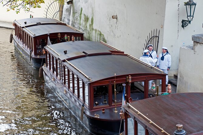 Prague Guided Walking Tour and Cruise with Authentic Czech Lunch - Jewish Quarter and Old Town Square: the lunch pause sits perfectly in the middle