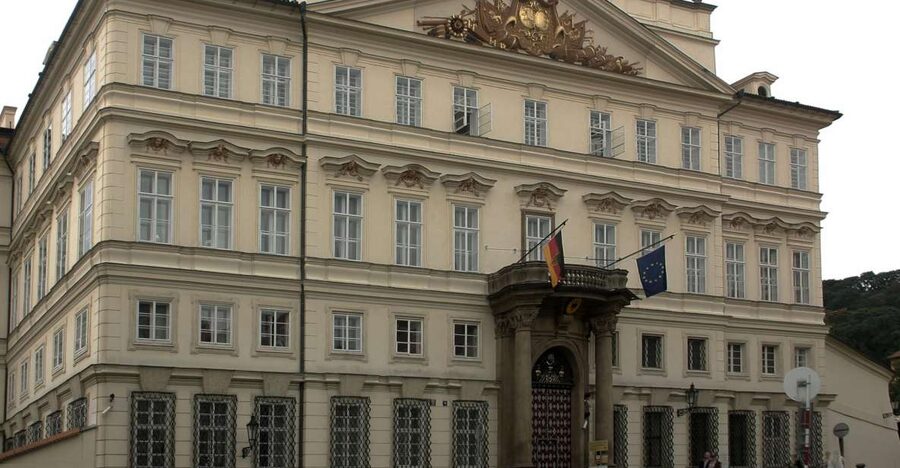 Prague: Highlights Walking Tour to the German embassy 1989 - Meeting at the Faculty of Law, Then You’re Off
