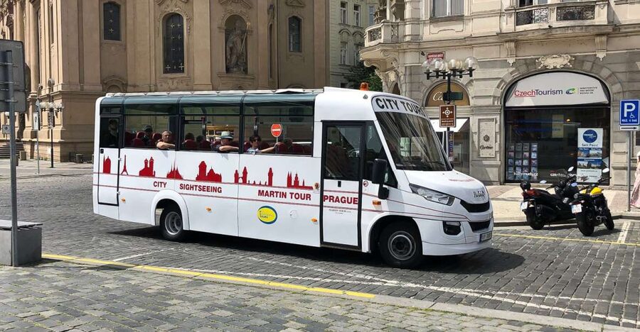 Prague: Historic City Center Bus Tour with Top Sights - Josefov Jewish Quarter: Synagogues and Gothic St. Agnes Monastery From the Road
