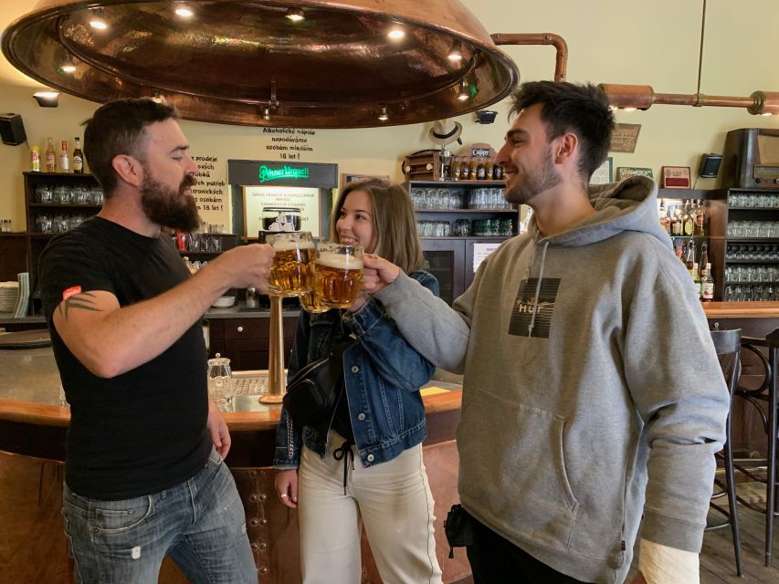 Prague: Historic Pubs Tour with Drinks - Key highlights to look for on this Prague pubs tour
