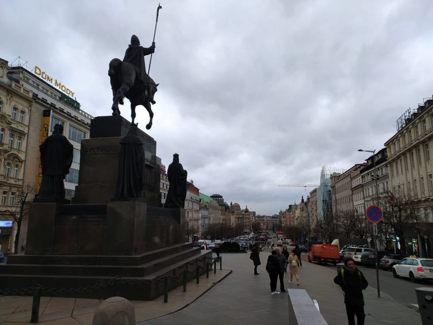 Prague: Historical Walking Tour with Focus on World War 2 - Prague Uprising 1945 Stops: Squares and Czech Radio