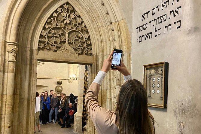 Prague Jewish Quarter & All Synagogues Indepth Semi-Private Tour - Prague Jewish Quarter, five synagogues, one coherent story