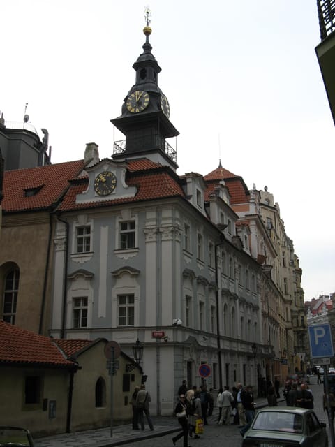 Prague: Jewish Quarter and Museum Guided Tour - Old Jewish Cemetery: the stop that turns names into meaning
