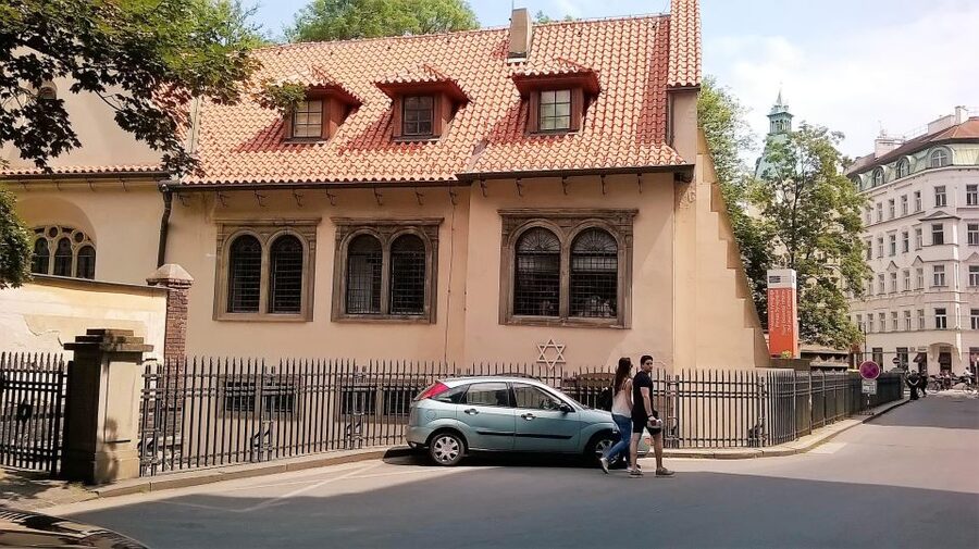 Prague Jewish Quarter Online Audio Guide - Walking the Old Jewish Cemetery and Old Synagogue