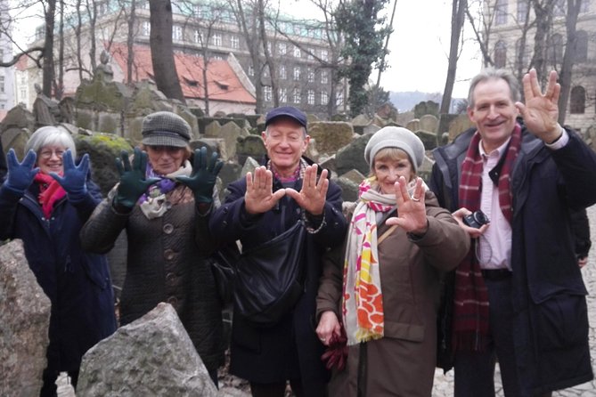 Prague Jewish Quarter Private tour - 3hours - Old Jewish Cemetery: how to slow down without getting lost