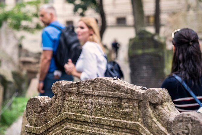 Prague: Jewish Quarter Walking Tour with Admission Tickets - Meeting at Maiselova 5 and how the 150-minute flow really feels