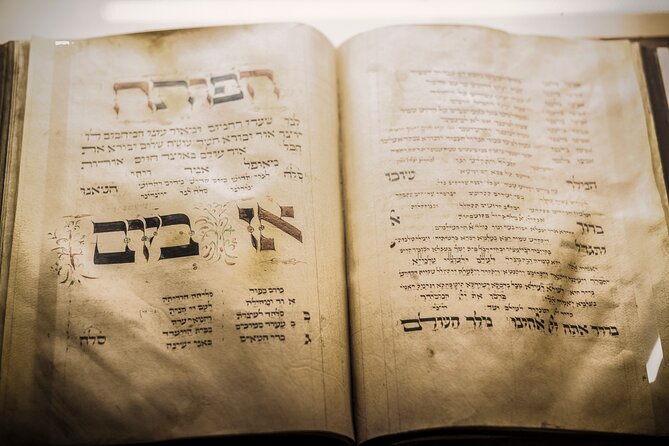 Prague: Jewish Quarter Walking Tour with Admission Tickets - Pinkas Synagogue: when the walls speak