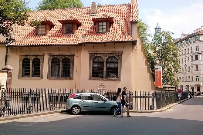 Prague: Jewish Quarter Walking Tour with Admission Tickets - Spanish Synagogue: finishing with a clear ending, not a cliffhanger