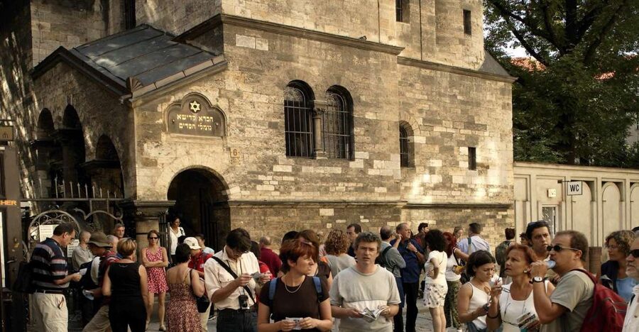 Prague: Jewish Town Walking Tour - Maiselova Street to Old Town Square, How the Neighborhood Connects