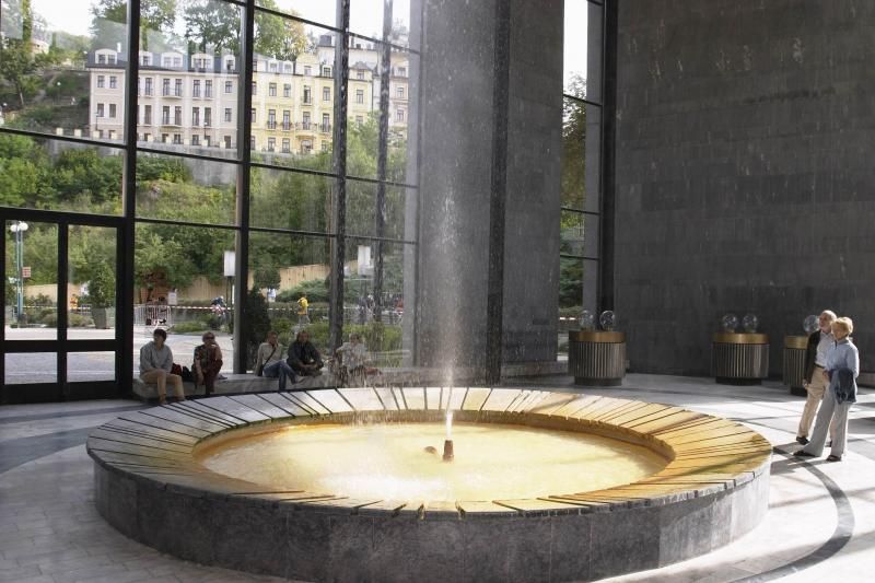 Prague: Karlovy Vary Tour with Lunch and Moser Museum Visit - Key Points To Know Before You Go