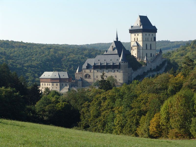Prague: Karlštejn Castle Guided Tour with Entry Ticket - Free Time in the Village: Use Those 2 Hours Your Way